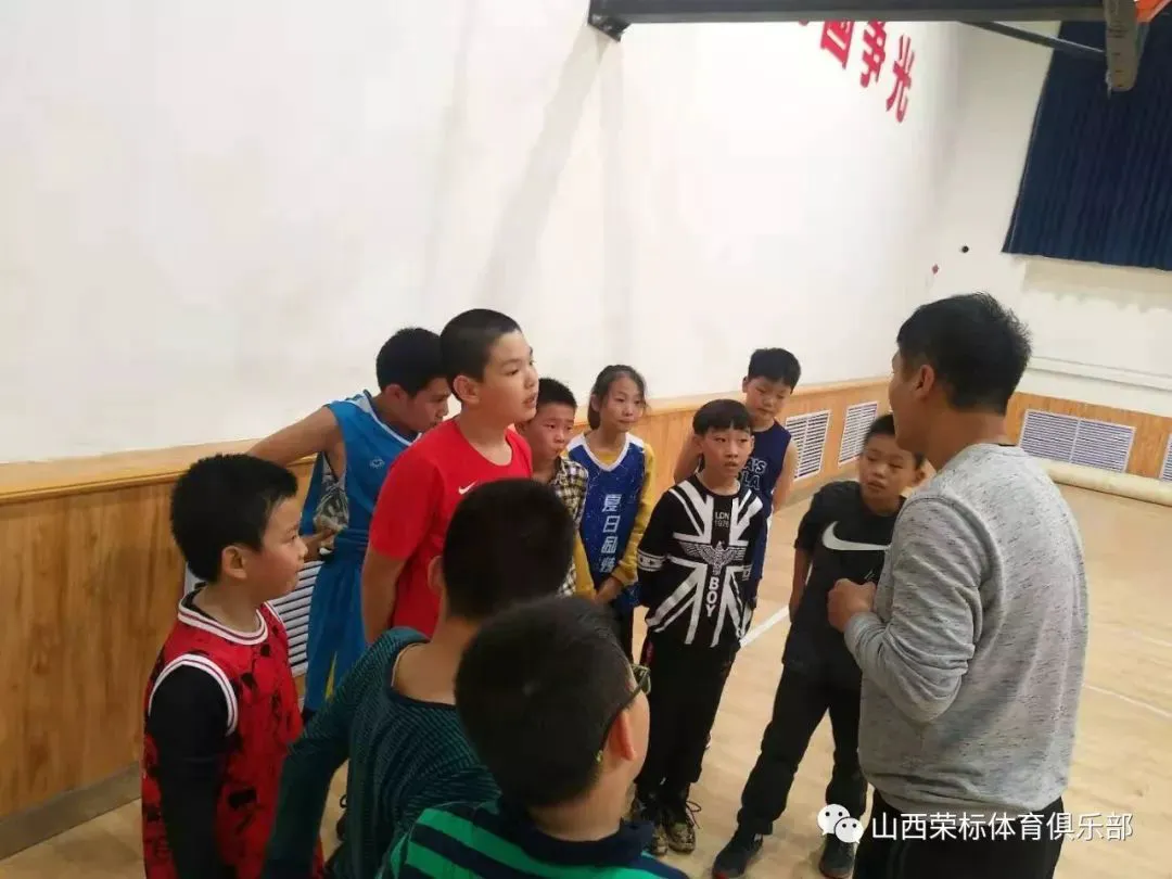 如何制定篮球训练计划以促进球员发展_1